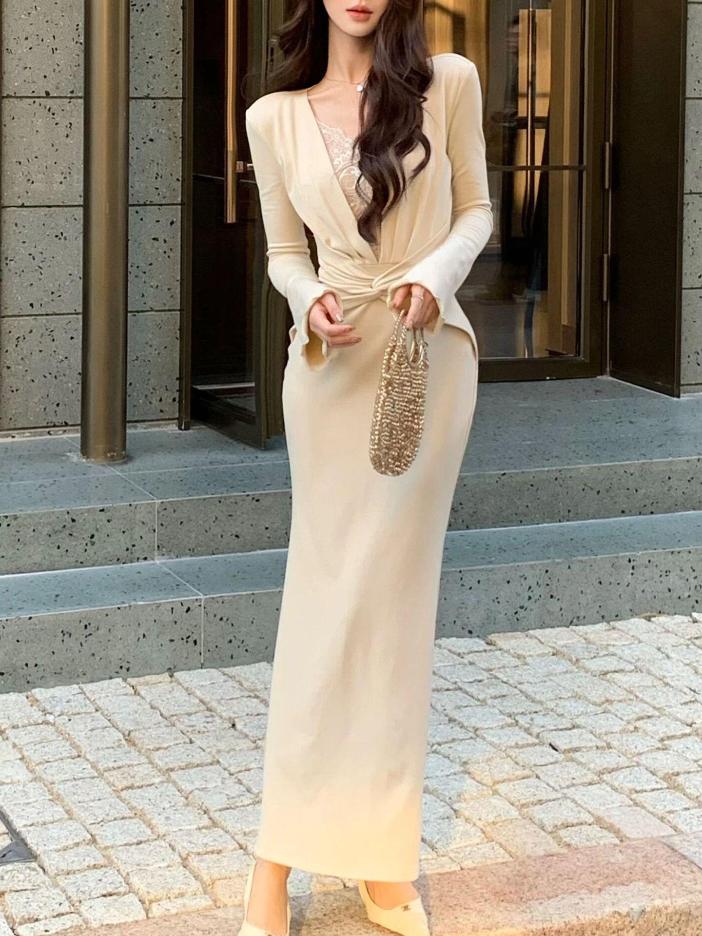 Muzi Li s Subtle Knit Dress: Lace-Trimmed V-Neck, Twisted Knot, Cinched Waist, Long Autumn Style Small абрикосовый
Muzi Li s Subtle Knit Dress: Lace-Trimmed V-Neck, Twisted Knot, Cinched Waist, Long Autumn Style Small абрикосовый