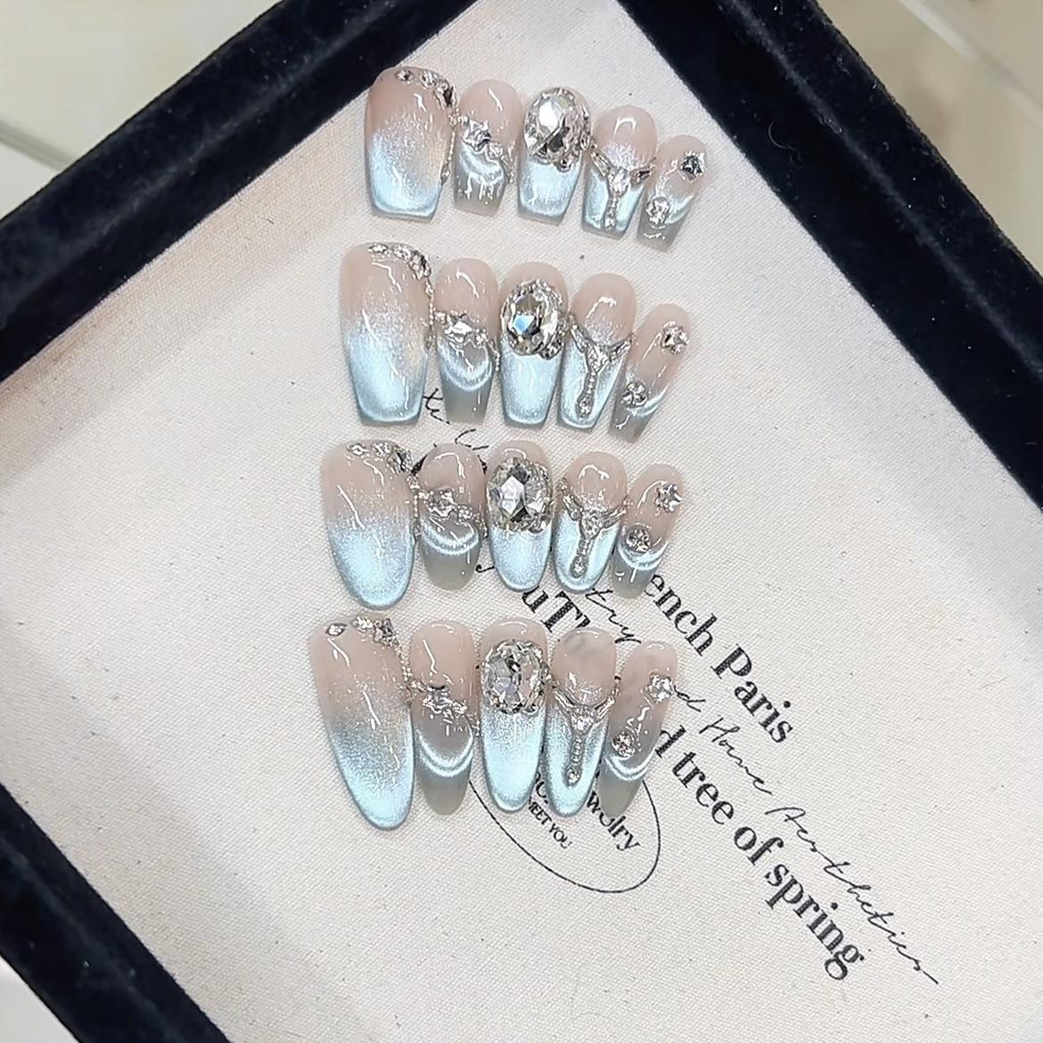 Hand-woven Armor Spring and Summer New Blue Sea Light Zircon Blue Cat Eye High-end Manicure Sticker extra small xs
Hand-woven Armor Spring and Summer New Blue Sea Light Zircon Blue Cat Eye High-end Manicure Sticker extra small xs