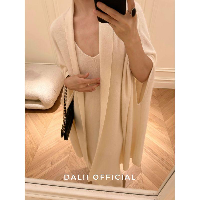 Dalii Official | Выпуск Элегантность Шарм_Свободный Мягкий Слинг Накидка в Кейп-стиле Бархатистый Кардиган Костюм Camellia White (sling) One size
Dalii Official | Выпуск Элегантность Шарм_Свободный Мягкий Слинг Накидка в Кейп-стиле Бархатистый Кардиган Костюм Camellia White (sling) One size