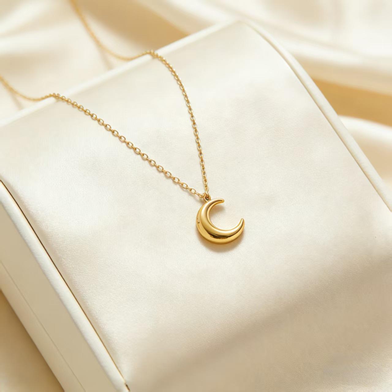 explosion light luxury simple crescent titanium steel 18K gold electricityplating 18K золотий
explosion light luxury simple crescent titanium steel 18K gold electricityplating 18K золотий