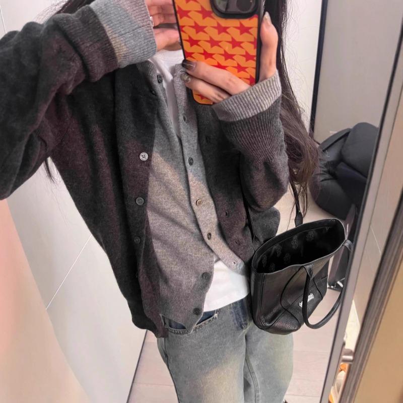 Autumn and winter new women s clothing fake two pieces autumn and winter knitted jacket temperament sweater women s versatile autumn top cardigan average size
Autumn and winter new women s clothing fake two pieces autumn and winter knitted jacket temperament sweater women s versatile autumn top cardigan average size