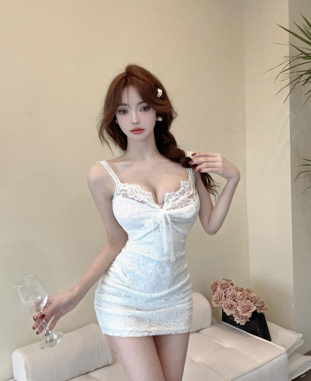 Summer V-neck sexy lace hollow suspender base dress club technician foot bath hip skirt women L білий
Summer V-neck sexy lace hollow suspender base dress club technician foot bath hip skirt women L білий