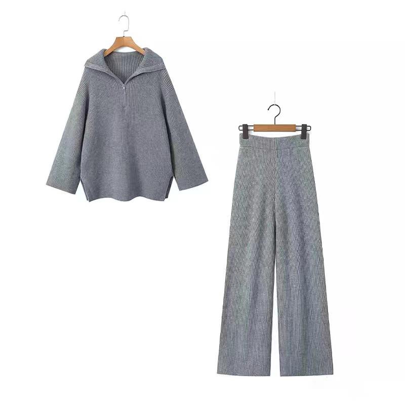 Женский трикотажный комплект из двух предметов: Свободный свитер в ленивом стиле и широкие брюки с высокой талией One Size серый
Женский трикотажный комплект из двух предметов: Свободный свитер в ленивом стиле и широкие брюки с высокой талией One Size серый