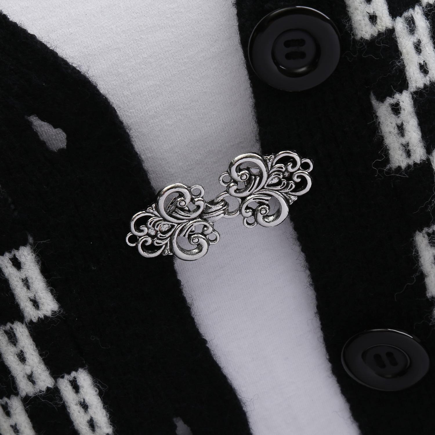 1/4pcs Vintage Sweater Swirl Clip Cape Cloak Clips for Dress Retro Cardigan Clip Shawl Clasp Shirt Button Clip for Girl Women
1/4pcs Vintage Sweater Swirl Clip Cape Cloak Clips for Dress Retro Cardigan Clip Shawl Clasp Shirt Button Clip for Girl Women