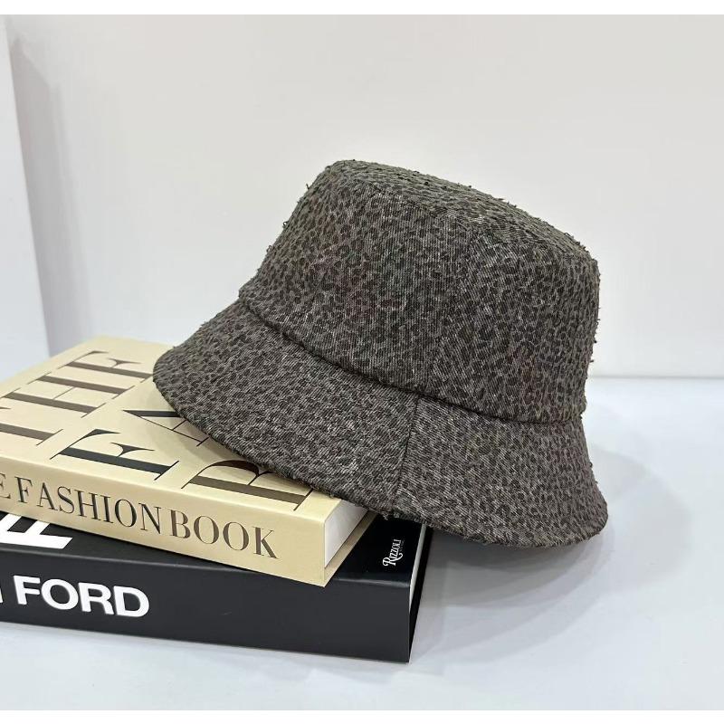 Реальный кадр! Новая ретро панама с леопардовым принтом, шляпа-ведро, повседневная универсальная, солнцезащитная, для поездок, мужская и женская, от солнца Head circumference 54-60CM
Реальный кадр! Новая ретро панама с леопардовым принтом, шляпа-ведро, повседневная универсальная, солнцезащитная, для поездок, мужская и женская, от солнца Head circumference 54-60CM