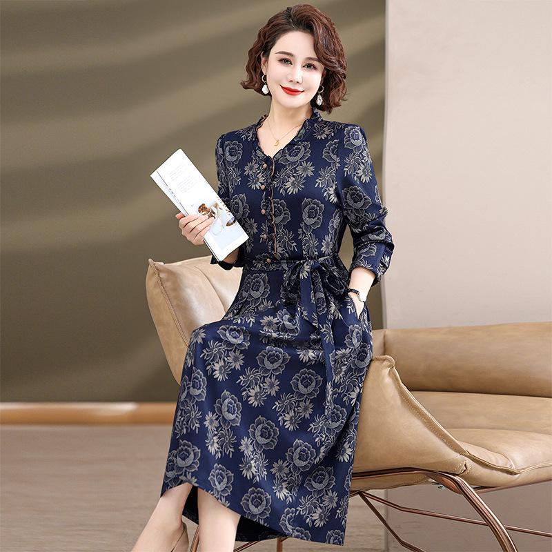 Elegant Spring/Autumn Long Dress for Middle-Aged and Elderly Women - Slimming, Fashionable, and Available in Plus Sizes 2XL
Elegant Spring/Autumn Long Dress for Middle-Aged and Elderly Women - Slimming, Fashionable, and Available in Plus Sizes 2XL