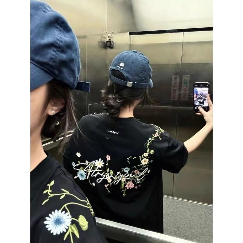 Pure Cotton Short-sleeved Loose Large-size Casual T-shirt for Women Design Embroidered Floral Tops for Summer New Style College Style Women 2XL чорний
Pure Cotton Short-sleeved Loose Large-size Casual T-shirt for Women Design Embroidered Floral Tops for Summer New Style College Style Women 2XL чорний
