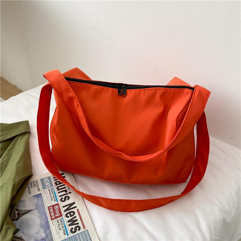 Sports style large-capacity Oxford cloth bag 2025 new lightweight shoulder fitness bag fashionable casual simple messenger bag оранжевый
Sports style large-capacity Oxford cloth bag 2025 new lightweight shoulder fitness bag fashionable casual simple messenger bag оранжевый