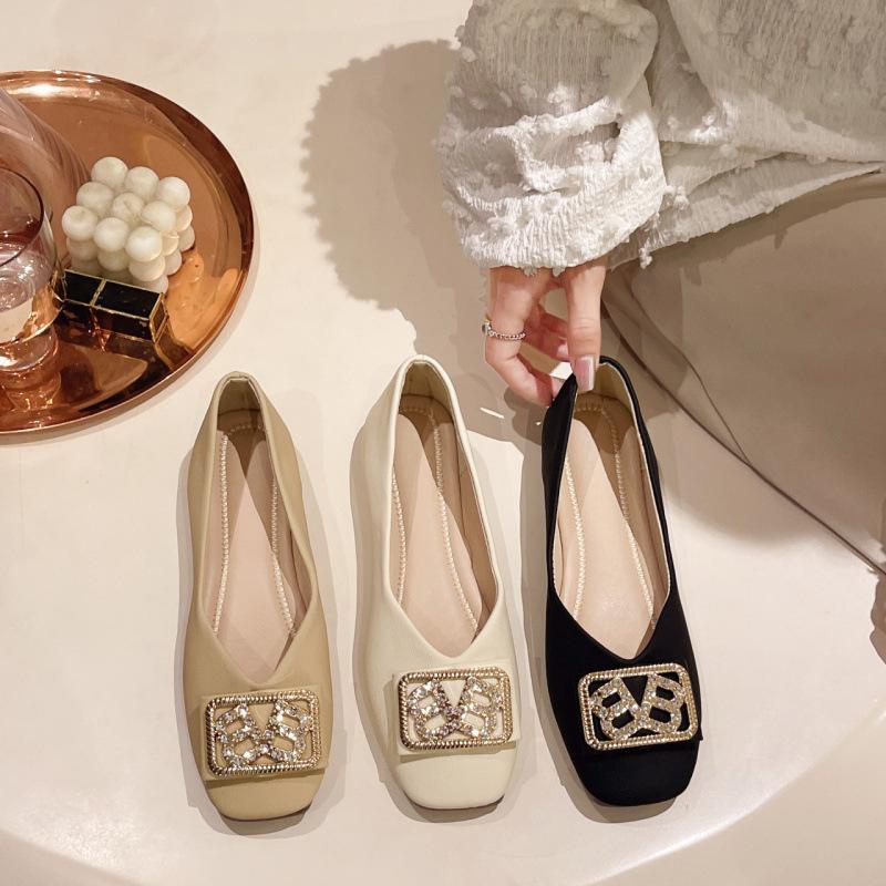 Fashion single shoes women s flat bottom shallow mouth summer new round head soft sole soft surface square head rhinestone one pedal ladyshoes 35 бежевий
Fashion single shoes women s flat bottom shallow mouth summer new round head soft sole soft surface square head rhinestone one pedal ladyshoes 35 бежевий