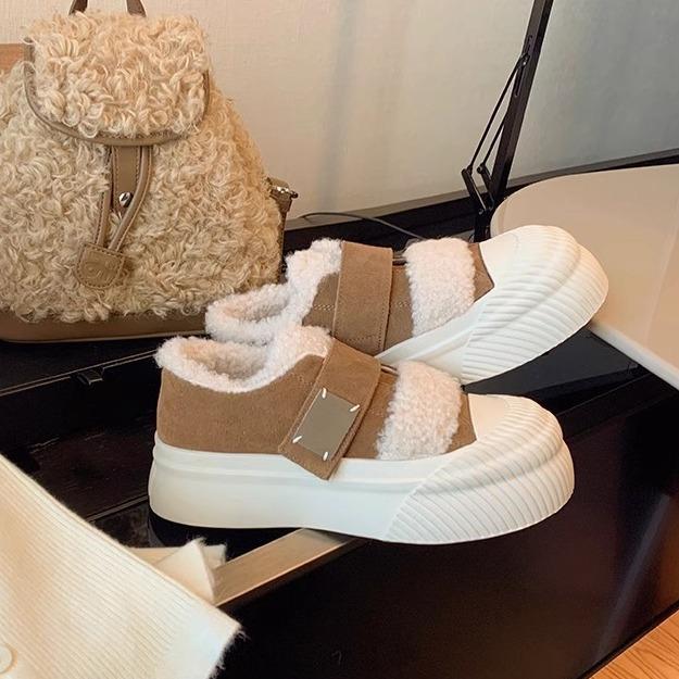 Grape mother autumn and winter new leather thick-soled fluffy shoes thickened velvet warm casual biscuit shoes little white shoes women 35
Grape mother autumn and winter new leather thick-soled fluffy shoes thickened velvet warm casual biscuit shoes little white shoes women 35