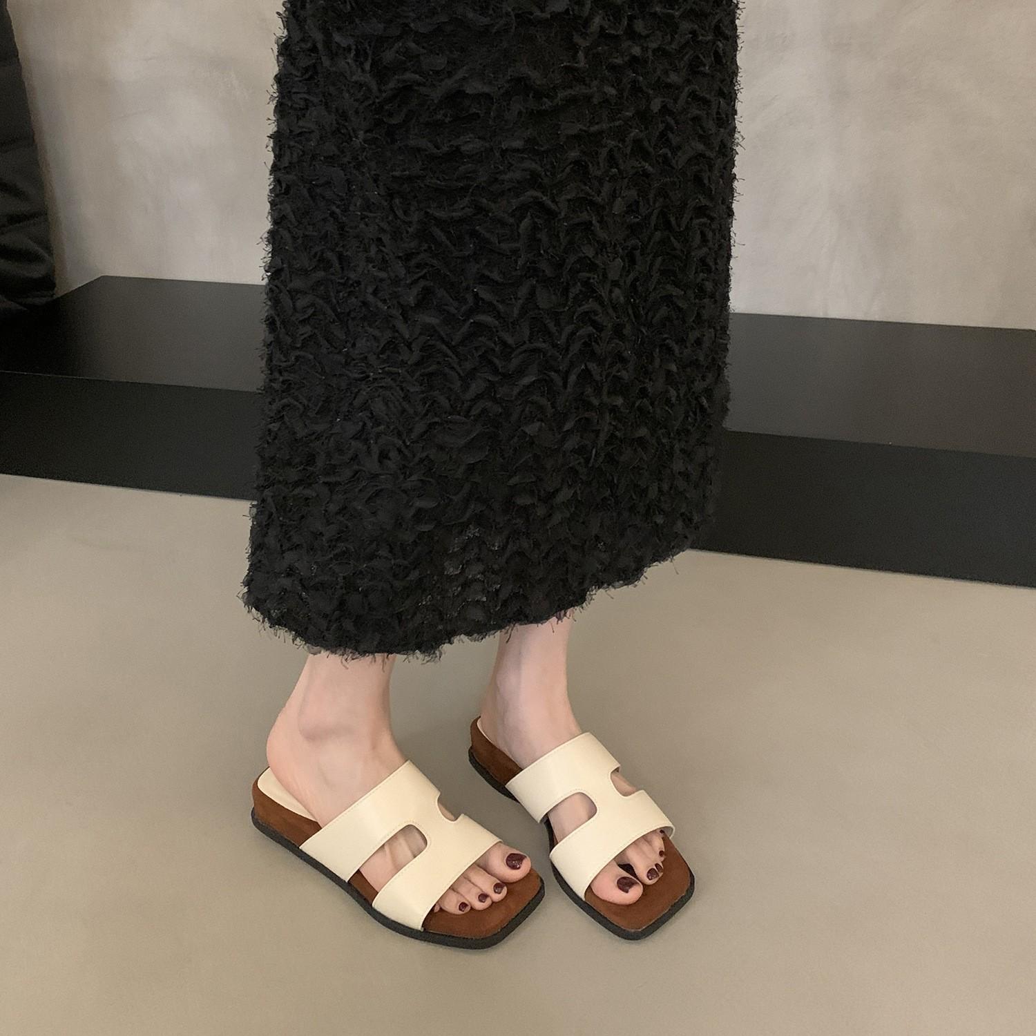 Design sense niche wedge heel slippers women s summer wear 2025 new high-end cool slippers vacation beach shoes 40
Design sense niche wedge heel slippers women s summer wear 2025 new high-end cool slippers vacation beach shoes 40