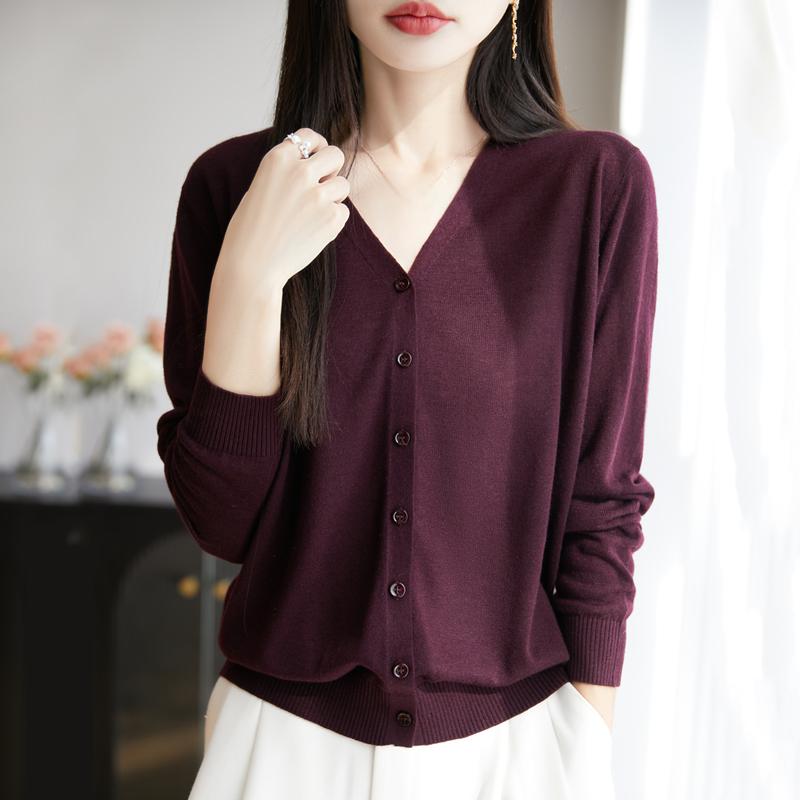 Женский легкий кардиган из 50% шерсти и 50% шелка Mulberry — универсальный трикотаж на все 4 сезона для комфорта и стиля в любое время года XL фиолетовый
Женский легкий кардиган из 50% шерсти и 50% шелка Mulberry — универсальный трикотаж на все 4 сезона для комфорта и стиля в любое время года XL фиолетовый