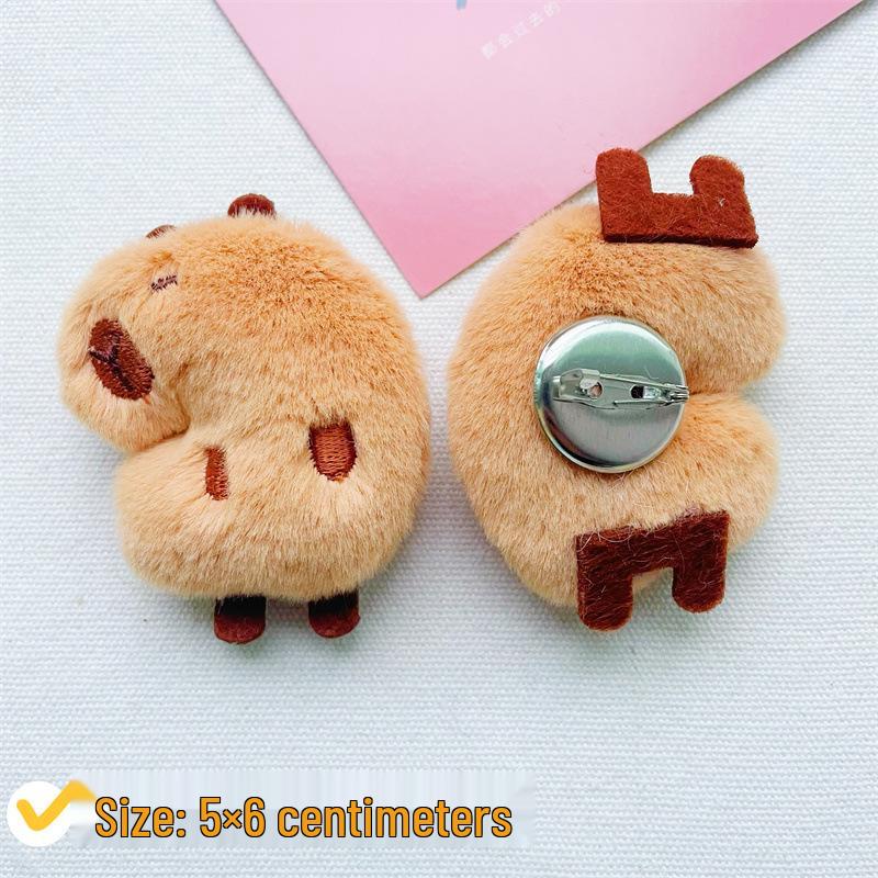 Маленькая милая плюшевая брошь капибара: Девчачьи мультяшные аксессуары для морской свинки