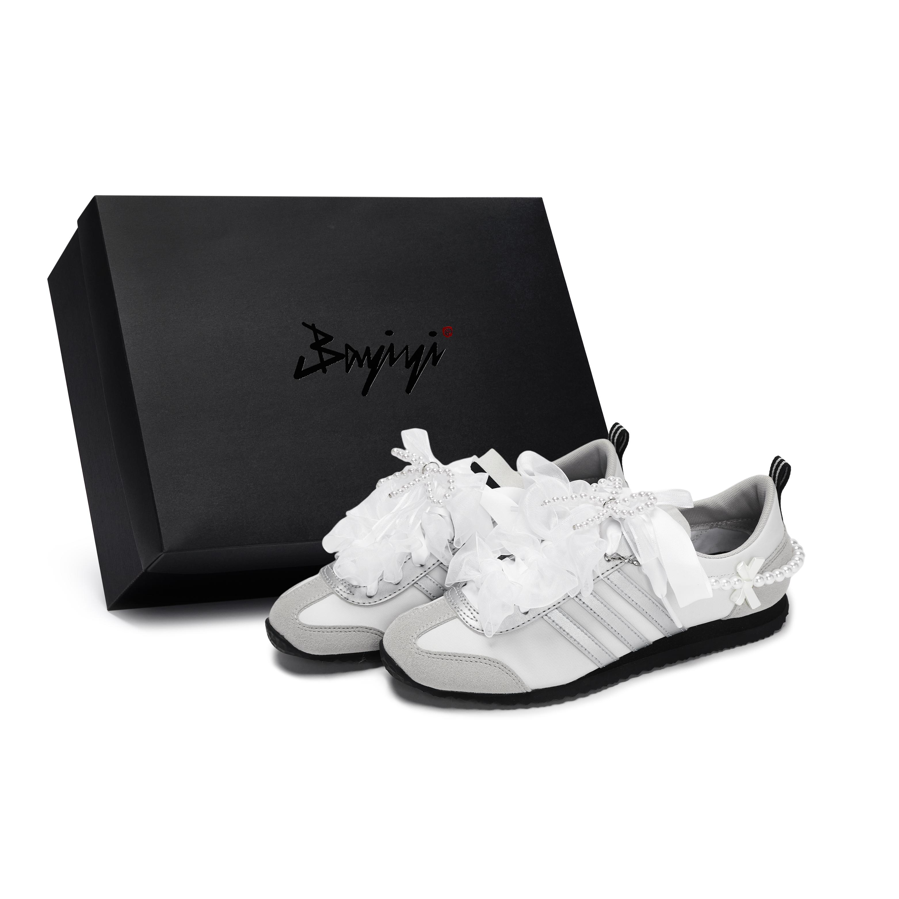 Adidas VS JOG 2.0 Moonlit Silk Dance Abrasion Resistant Low top Casual Shoes Unisex Gray White Silver JR4653(Team80-S-BOX) 37⅓
Adidas VS JOG 2.0 Moonlit Silk Dance Abrasion Resistant Low top Casual Shoes Unisex Gray White Silver JR4653(Team80-S-BOX) 37⅓