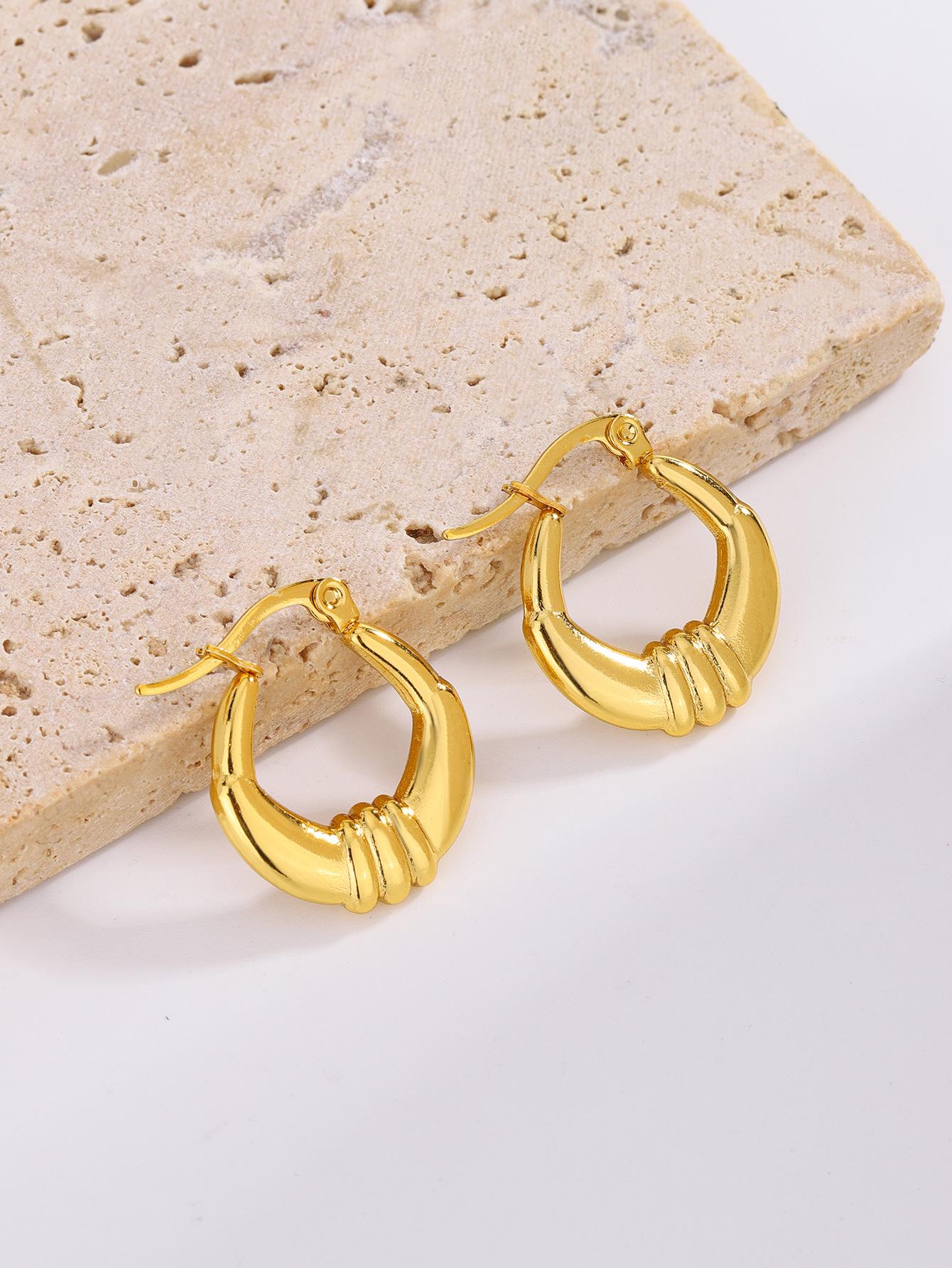 Personalized simple U-shaped earrings niche versatile geometric jewelry lace engraving texture titanium steel gold-plated stud earrings
Personalized simple U-shaped earrings niche versatile geometric jewelry lace engraving texture titanium steel gold-plated stud earrings