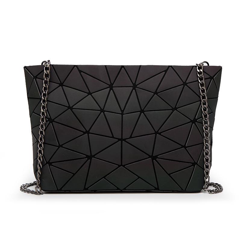 Светящаяся нерегулярная геометрическая сумка Новая складная сумка-трансформер в японском стиле с ромбовидной цепочкой Лазерная на плечо Женская сумка
Светящаяся нерегулярная геометрическая сумка Новая складная сумка-трансформер в японском стиле с ромбовидной цепочкой Лазерная на плечо Женская сумка
