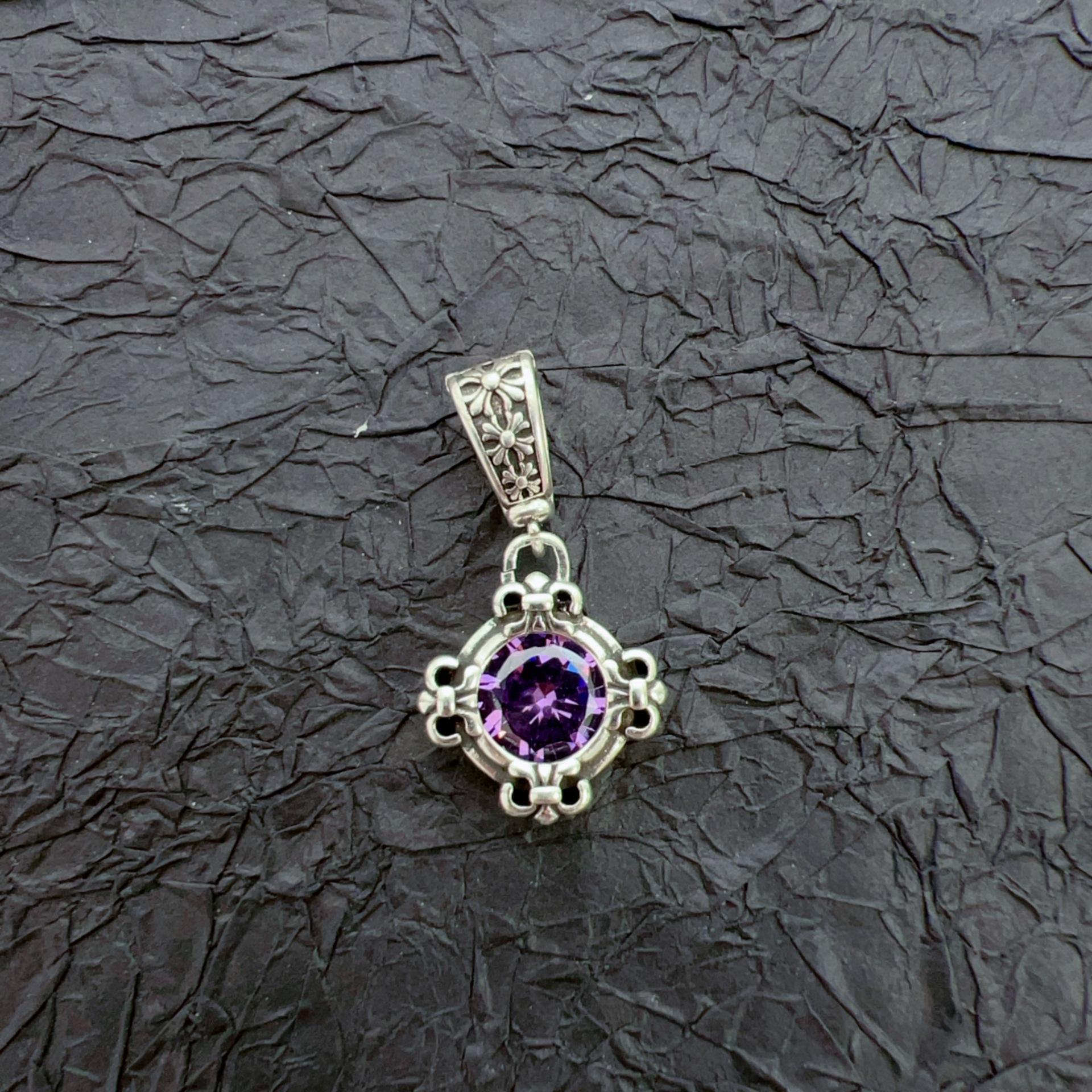 Purple Pendant, Niche Design, High-end, Light Luxury, Fashionable Cross Necklace with Accessories for Women pendant
Purple Pendant, Niche Design, High-end, Light Luxury, Fashionable Cross Necklace with Accessories for Women pendant