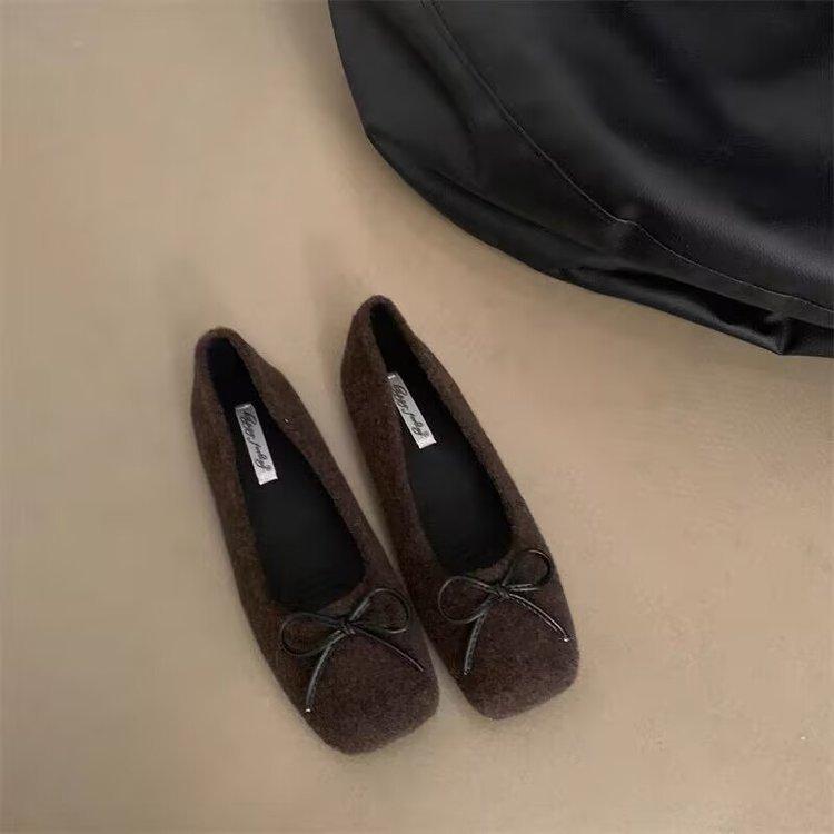 Korean retro woolen bow square head single shoes women s 2025 autumn and winter new light mouth gentle grandma shoes Mao Mao shoes 40
Korean retro woolen bow square head single shoes women s 2025 autumn and winter new light mouth gentle grandma shoes Mao Mao shoes 40