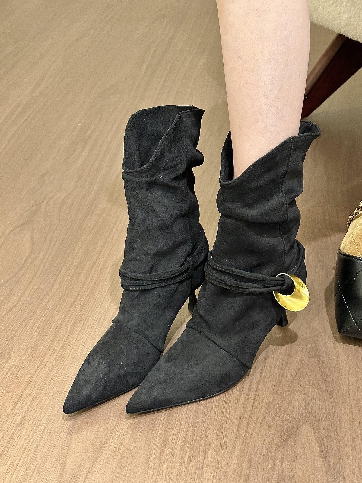 Beautiful legs! Spice girl suede pointed metal buckle piled boots women s autumn and Korean version two wear stiletto short boots 39 чорний
Beautiful legs! Spice girl suede pointed metal buckle piled boots women s autumn and Korean version two wear stiletto short boots 39 чорний