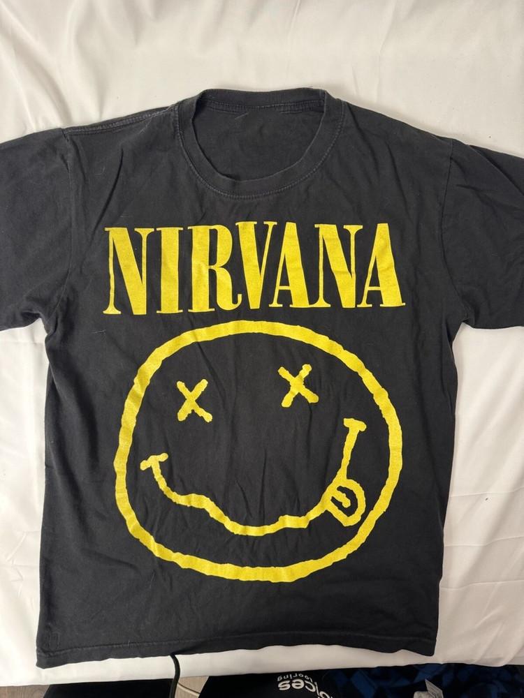 Nirvana Smile Face Band TShirt Retro Style Black Unisex Tee Unisex T-Shirt S
Nirvana Smile Face Band TShirt Retro Style Black Unisex Tee Unisex T-Shirt S