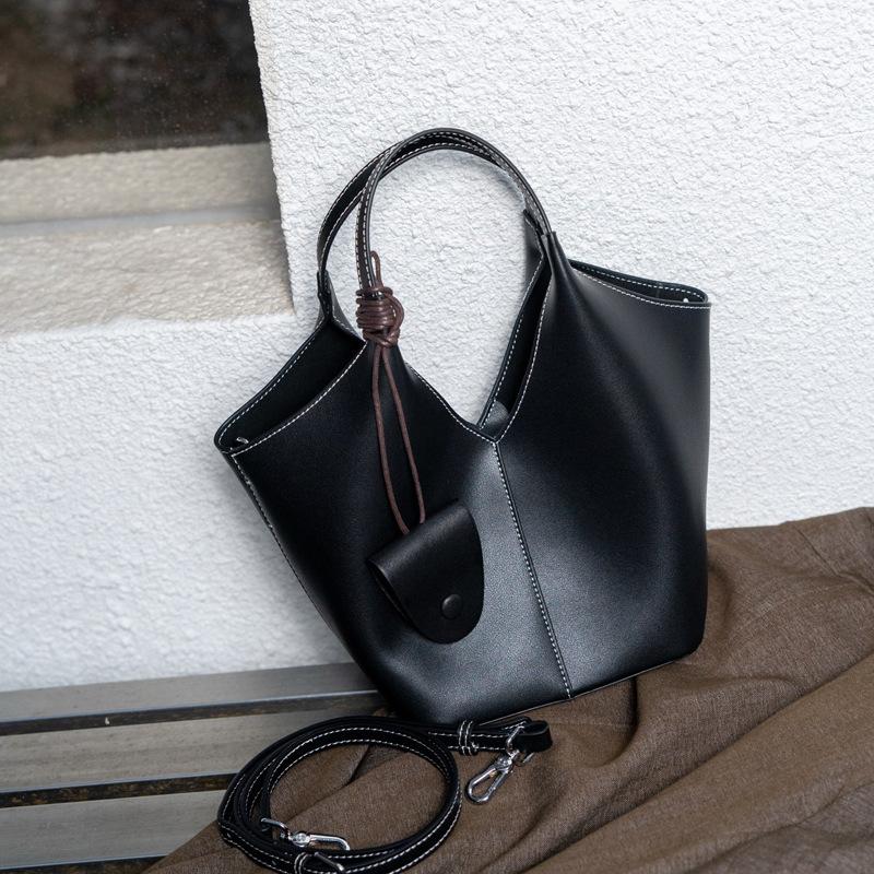 Large-capacity 2026 Versatile Bucket Bag, Simple Shoulder Bag, Commuter Leather Women s Designer Luxury Bag 31x17x13cm чёрный
Large-capacity 2026 Versatile Bucket Bag, Simple Shoulder Bag, Commuter Leather Women s Designer Luxury Bag 31x17x13cm чёрный