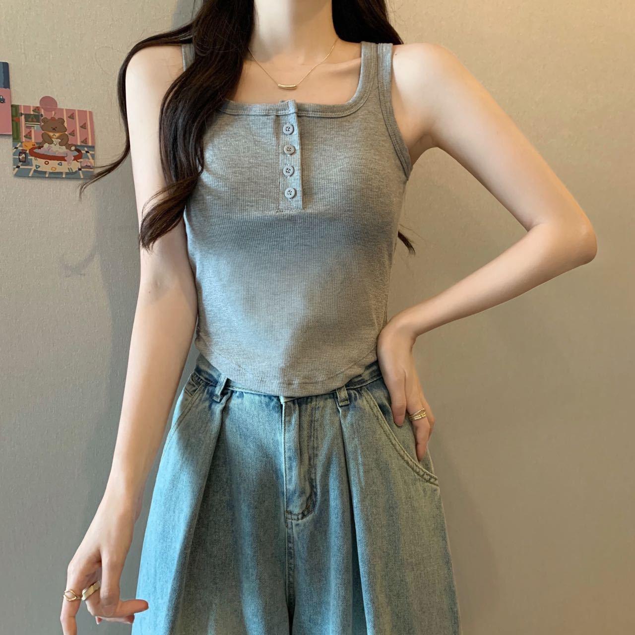 Women s Square Neck Buttoned Vest with Chest Pads, Backless Camisole, Slim-Fit Bandeau, Anti-Exposure One Size хізер сірий колір
Women s Square Neck Buttoned Vest with Chest Pads, Backless Camisole, Slim-Fit Bandeau, Anti-Exposure One Size хізер сірий колір
