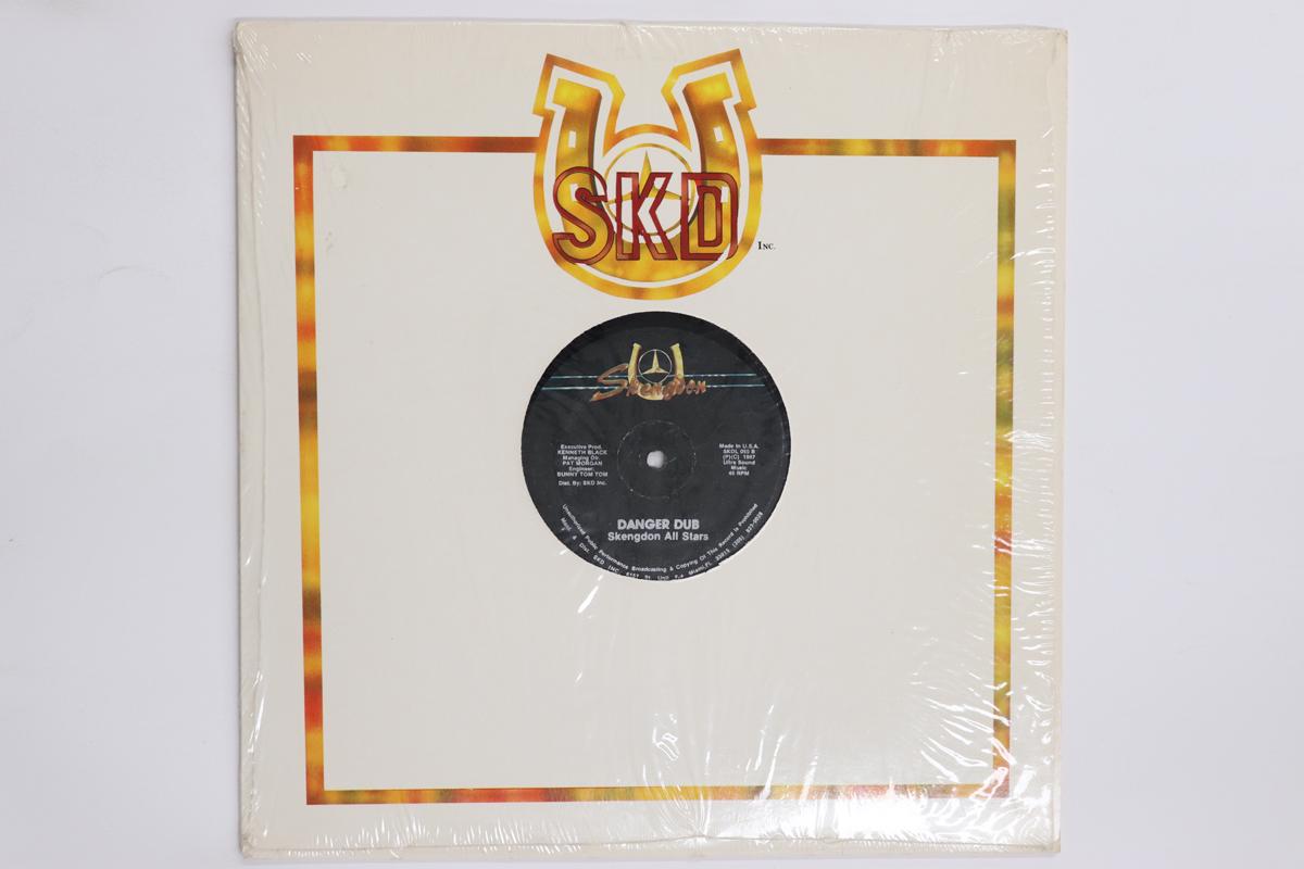 LP Record SUGAR MINOTT Danger Zone SKDL055 Skengdon 1987 US Reggae Ska Dub Used
LP Record SUGAR MINOTT Danger Zone SKDL055 Skengdon 1987 US Reggae Ska Dub Used