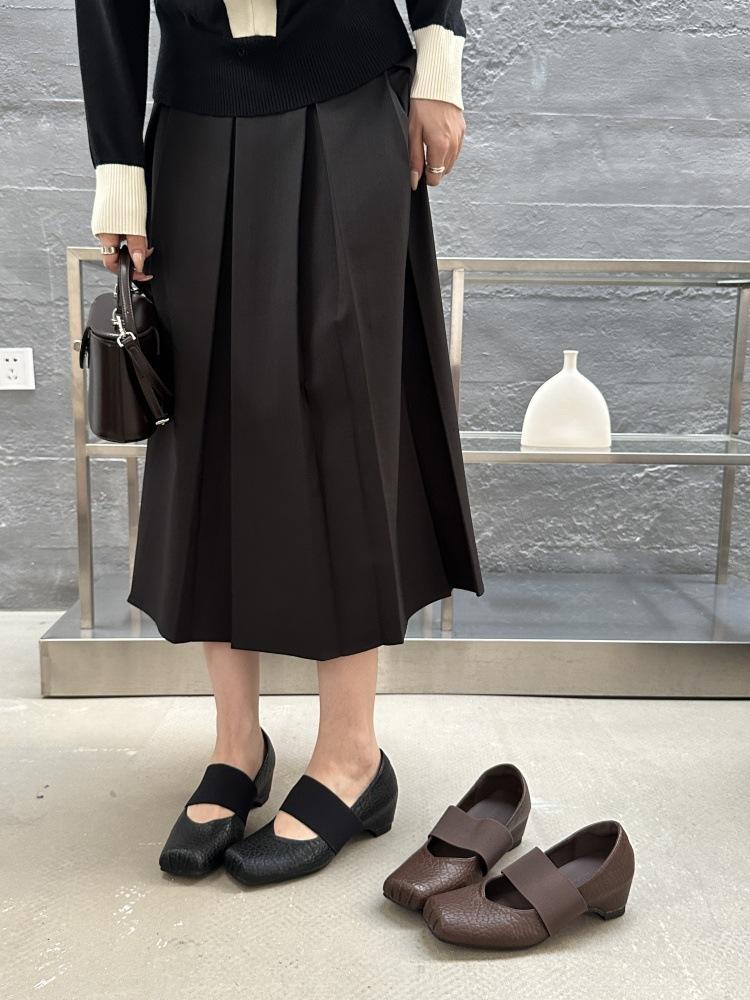 Square head elastic band Mary Jane shoes women s 2025 winter new fashionable versatile shallow mouth inner height increase single shoes 40 коричневий
Square head elastic band Mary Jane shoes women s 2025 winter new fashionable versatile shallow mouth inner height increase single shoes 40 коричневий