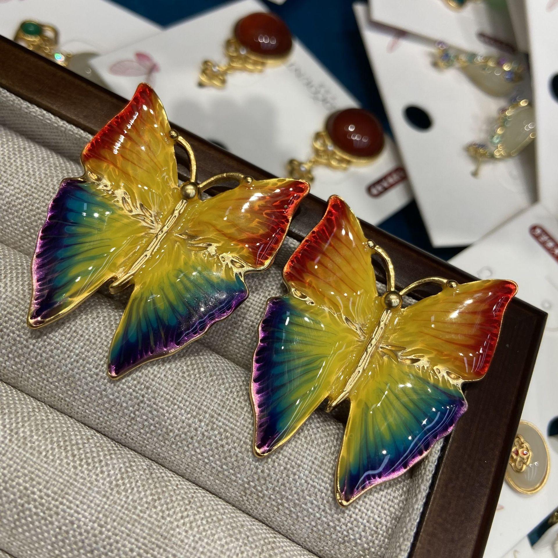Douyin Colorful Oil Painting Butterfly Stud Earrings Medieval Vintage Copper Plated Real Gold Advanced Sense Earrings Batch
Douyin Colorful Oil Painting Butterfly Stud Earrings Medieval Vintage Copper Plated Real Gold Advanced Sense Earrings Batch