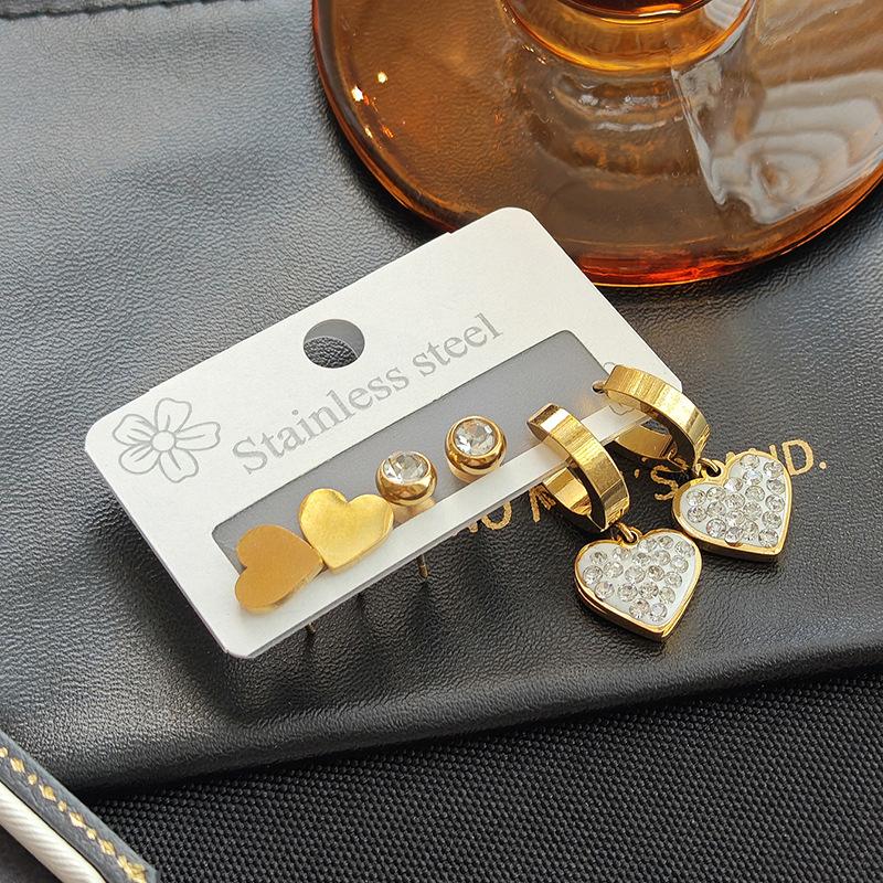 Женский набор серег-пусет с кристаллами в виде сердец любви, 3 пары one size
Женский набор серег-пусет с кристаллами в виде сердец любви, 3 пары one size