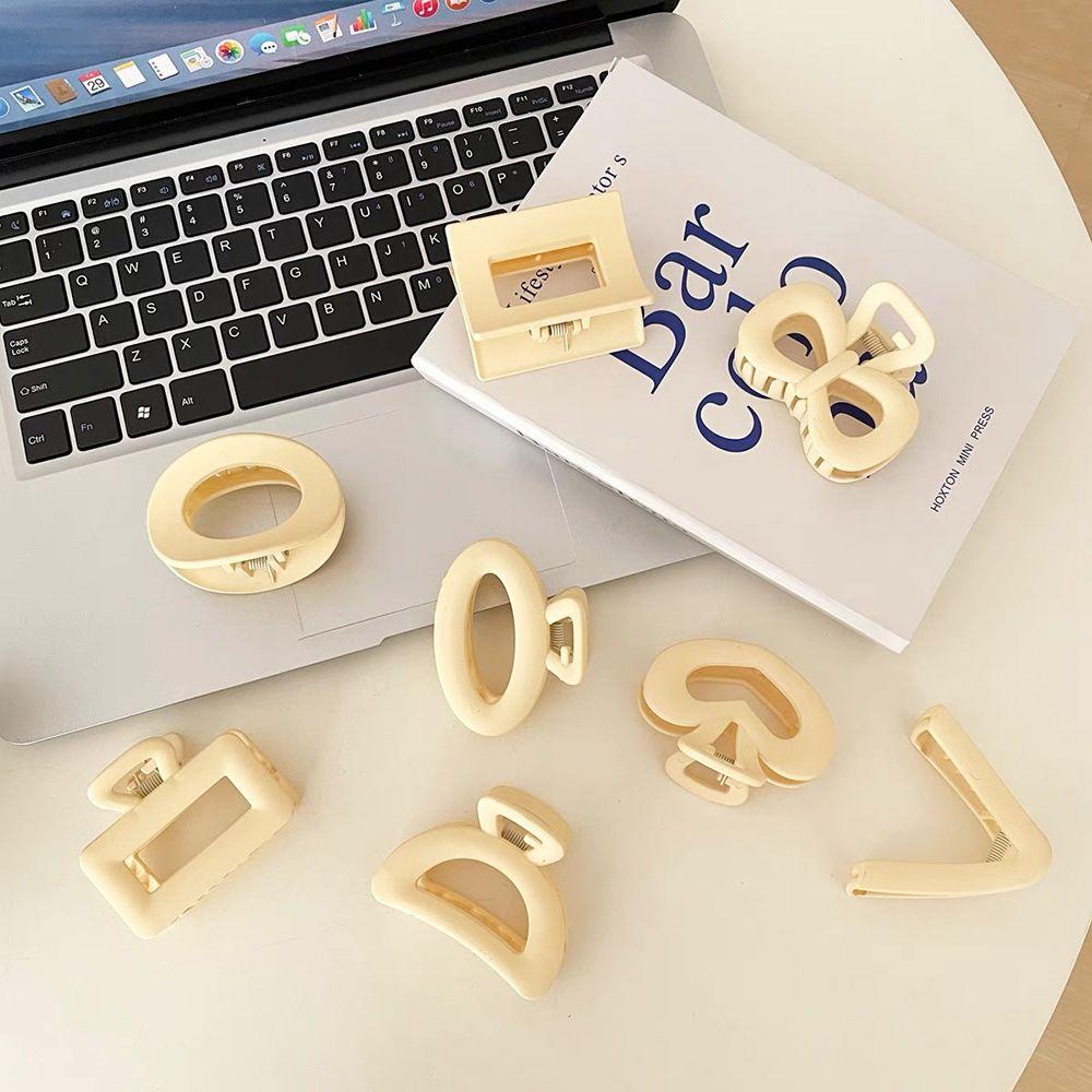 Washing Face Resin Female Korean Style Crab Clip Women Claw Clips Hair Headdress Matte Hair Claw Love heart
Washing Face Resin Female Korean Style Crab Clip Women Claw Clips Hair Headdress Matte Hair Claw Love heart