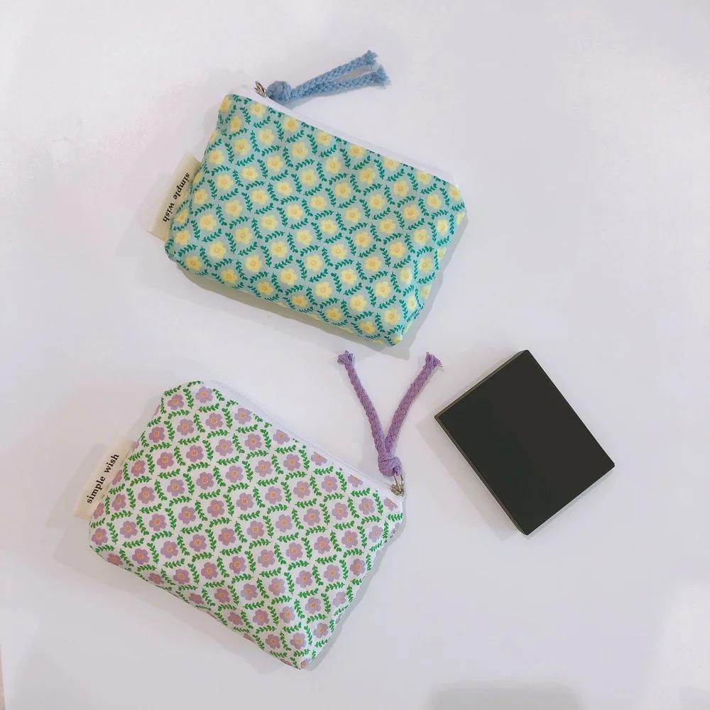 Fashion Japan Style Flower Cosmetic Bag Cotton Fabric Female Purse Zipper Coin Pouch Women Mini Travel Make Up Organizer Bag
Fashion Japan Style Flower Cosmetic Bag Cotton Fabric Female Purse Zipper Coin Pouch Women Mini Travel Make Up Organizer Bag