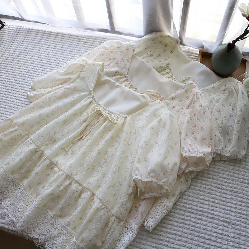 Summer 2025 Korean Square Neck Floral Lace Trim Bubble Sleeve Blouse 3879 One Size синий
Summer 2025 Korean Square Neck Floral Lace Trim Bubble Sleeve Blouse 3879 One Size синий