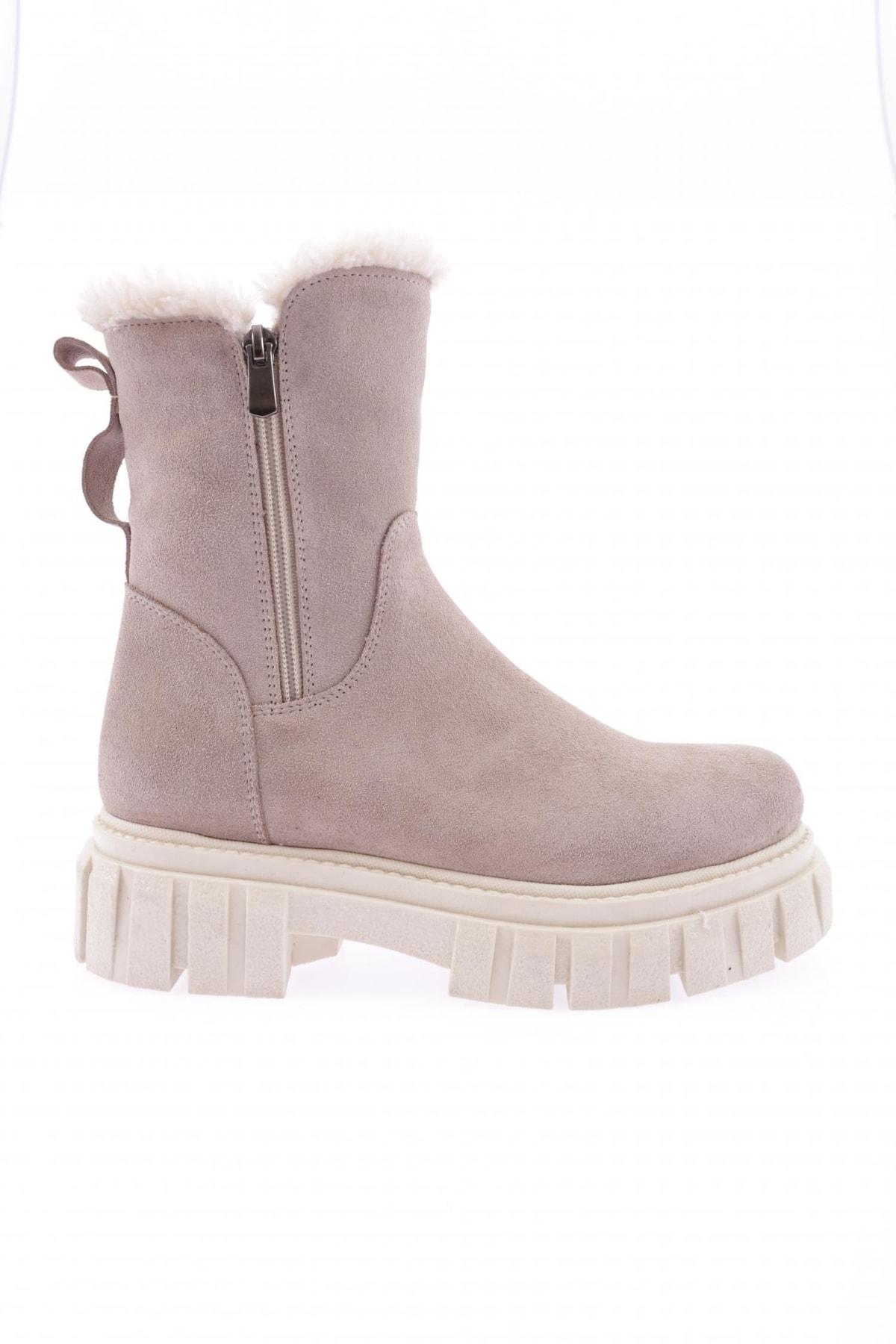 Женские модные ботинки 
Женские модные ботинки