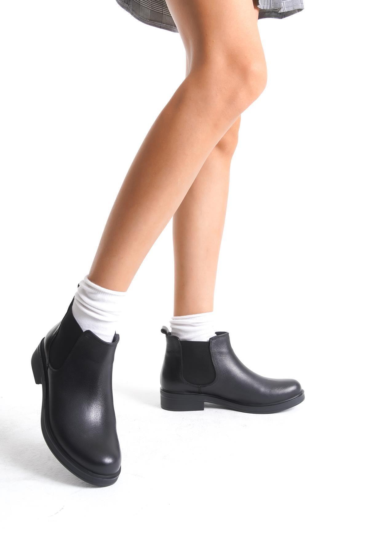 Women Modern Stylish Fashion Genuine Leather Women s Daily Full Mold Side Elastic Comfortable Sole Mini Boots 38
Women Modern Stylish Fashion Genuine Leather Women s Daily Full Mold Side Elastic Comfortable Sole Mini Boots 38