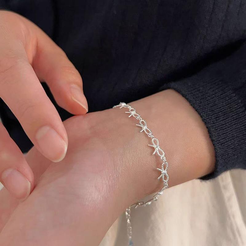 Милые браслеты с бантиками для женщин и девочек, сверкающие нежные ленты, браслет-бантик Y2K, ювелирные изделия для вечеринок, подарки 1pc
Милые браслеты с бантиками для женщин и девочек, сверкающие нежные ленты, браслет-бантик Y2K, ювелирные изделия для вечеринок, подарки 1pc