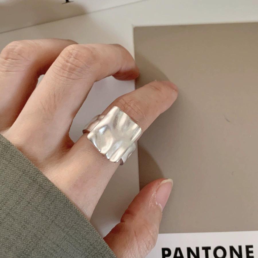 Minimalist Geometric Square Irregular Fold Adjustable Open Rings For Women Fashion New Jewelry Gift Party Daily anillos resizable
Minimalist Geometric Square Irregular Fold Adjustable Open Rings For Women Fashion New Jewelry Gift Party Daily anillos resizable