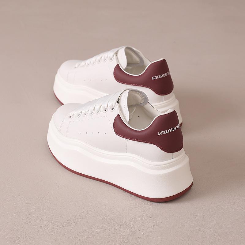 Wave sole casual board shoes women s 2025 autumn new leather breathable single shoes classic muffin thick sole heightening white shoes 40
Wave sole casual board shoes women s 2025 autumn new leather breathable single shoes classic muffin thick sole heightening white shoes 40