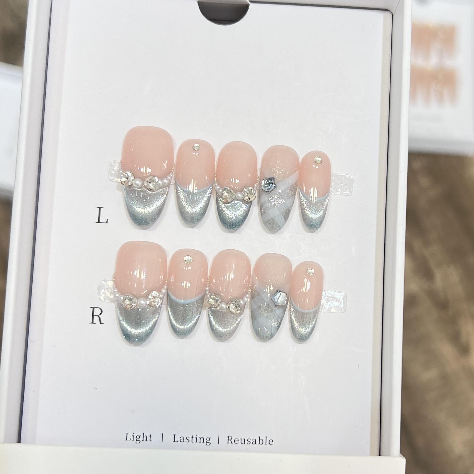 High-End Cat Eye Blue Rhinestone Pearl French Manicure: Handmade Argyle Nail Tips Large
High-End Cat Eye Blue Rhinestone Pearl French Manicure: Handmade Argyle Nail Tips Large