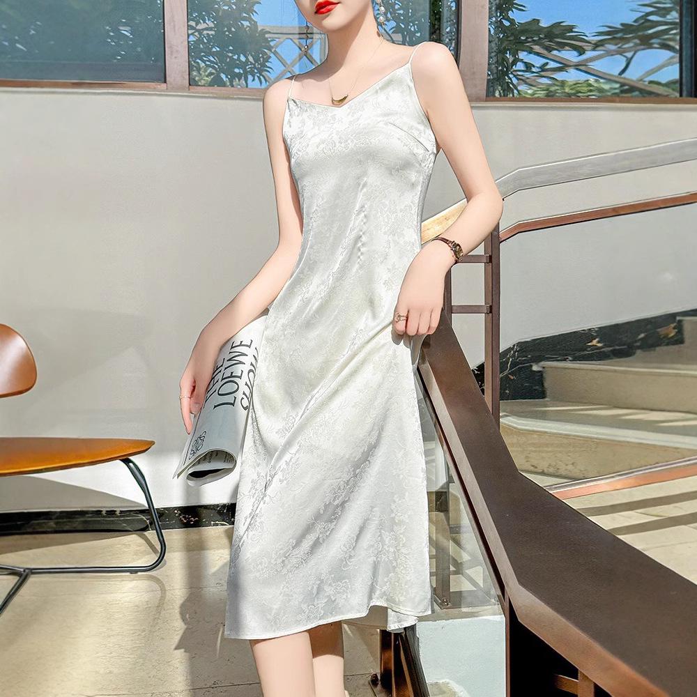 Elegant French V-Neck Print Satin Dress - Loose, Slimming for Spring/Summer Double Extra Large
Elegant French V-Neck Print Satin Dress - Loose, Slimming for Spring/Summer Double Extra Large