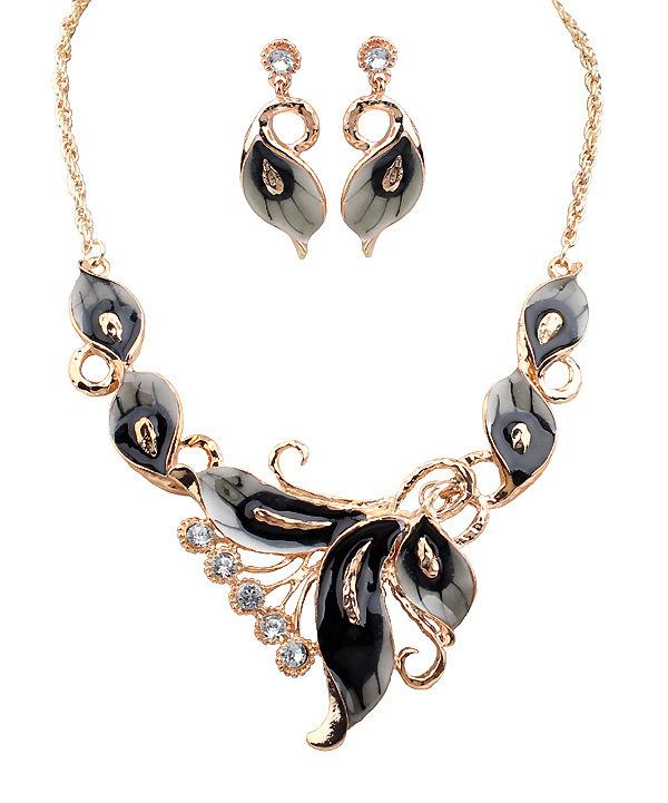 Горячая Распродажа Сплав Капля Бабочка Ожерелье Серьги Набор, Стильная Личность Изысканные Аксессуары Подарок чёрный
Горячая Распродажа Сплав Капля Бабочка Ожерелье Серьги Набор, Стильная Личность Изысканные Аксессуары Подарок чёрный
