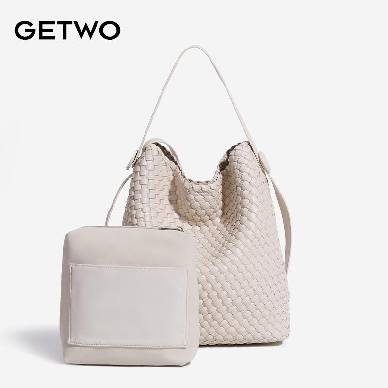Hand-knitted Casual Vegetable Basket Bucket Female Bag Large Capacity One-shoulder High-end
Hand-knitted Casual Vegetable Basket Bucket Female Bag Large Capacity One-shoulder High-end