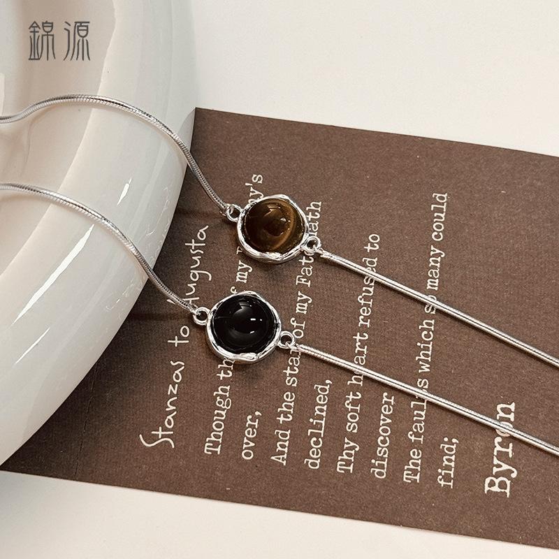 925 sterling silver bracelet women s irregular round black agate bracelet ins wind niche high-end tiger s eye stone snake bone chain
925 sterling silver bracelet women s irregular round black agate bracelet ins wind niche high-end tiger s eye stone snake bone chain