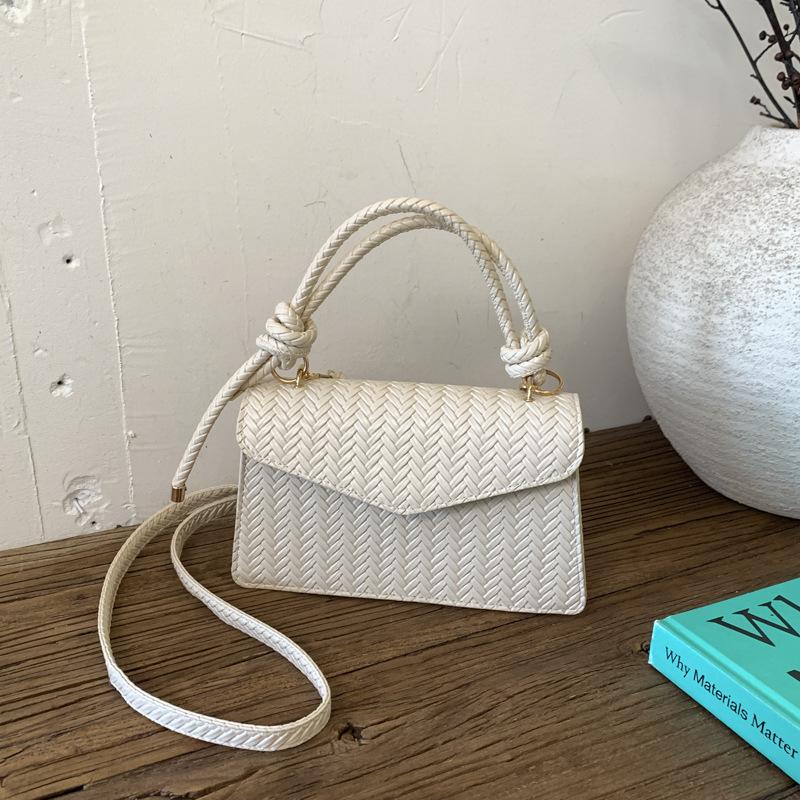 Solid color textured shoulder messenger bag autumn season commuter small square bag popular women commuter women белый
Solid color textured shoulder messenger bag autumn season commuter small square bag popular women commuter women белый