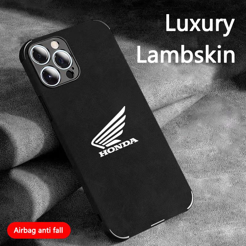 Suede Motorcycle Emblems All-inclusive Phone Case For Honda for iPhone 16 15 13 14 11 12 Pro 12Mini 7 8 XR X XS 16Plus 15Pro MAX For iPhone 14
Suede Motorcycle Emblems All-inclusive Phone Case For Honda for iPhone 16 15 13 14 11 12 Pro 12Mini 7 8 XR X XS 16Plus 15Pro MAX For iPhone 14