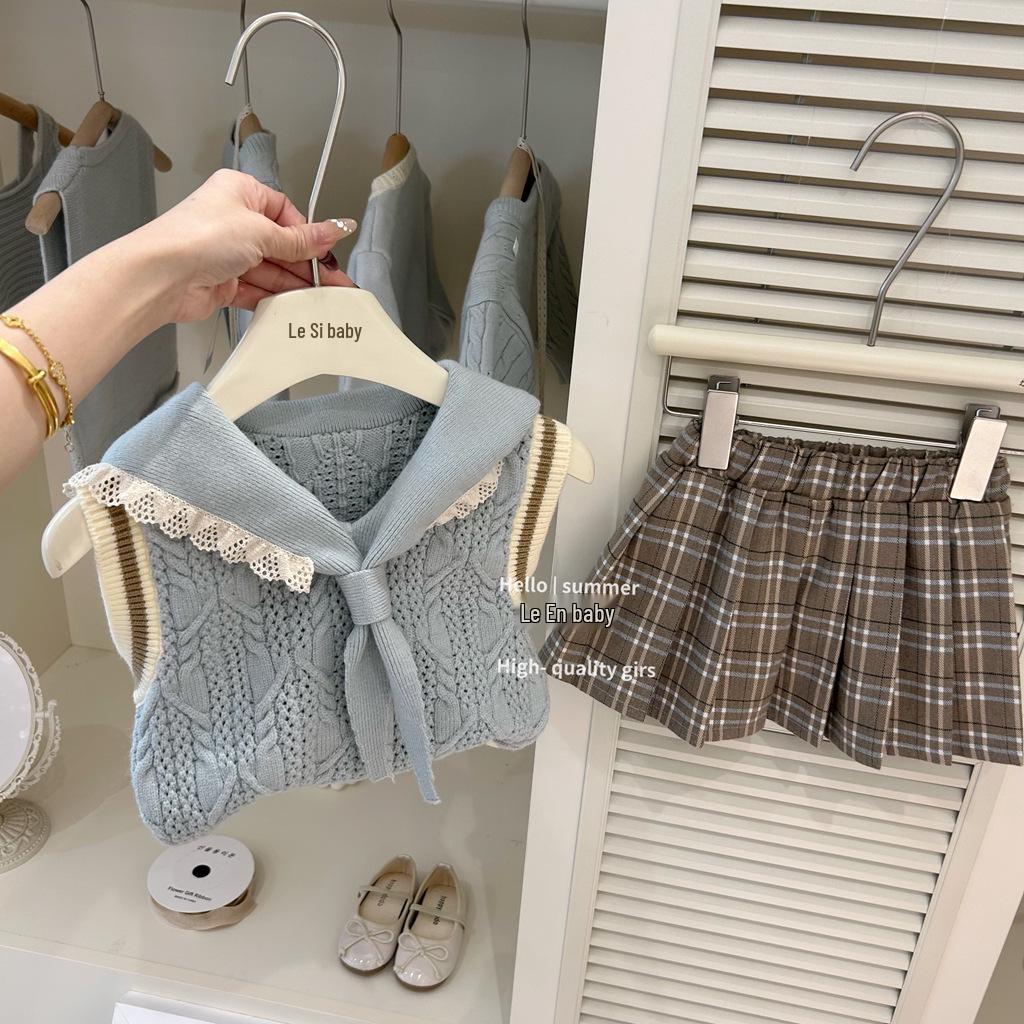Leenbaby 25: Girls Navy-Collar Preppy Vest & Plaid Pleated Skirt Set for Spring/Summer 100cm
Leenbaby 25: Girls Navy-Collar Preppy Vest & Plaid Pleated Skirt Set for Spring/Summer 100cm