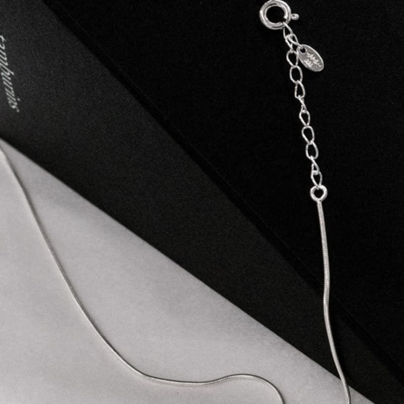 metamic Matt Snake Chain Necklace Silver
metamic Matt Snake Chain Necklace Silver