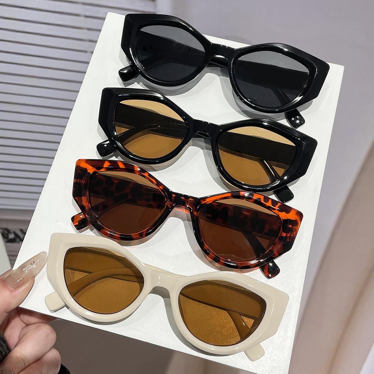 4PCS Unisex Retro European Oval Frame Fashion Glasses Driving Compatible Simple Elegant Design Male Female Universal Eyewear
4PCS Unisex Retro European Oval Frame Fashion Glasses Driving Compatible Simple Elegant Design Male Female Universal Eyewear