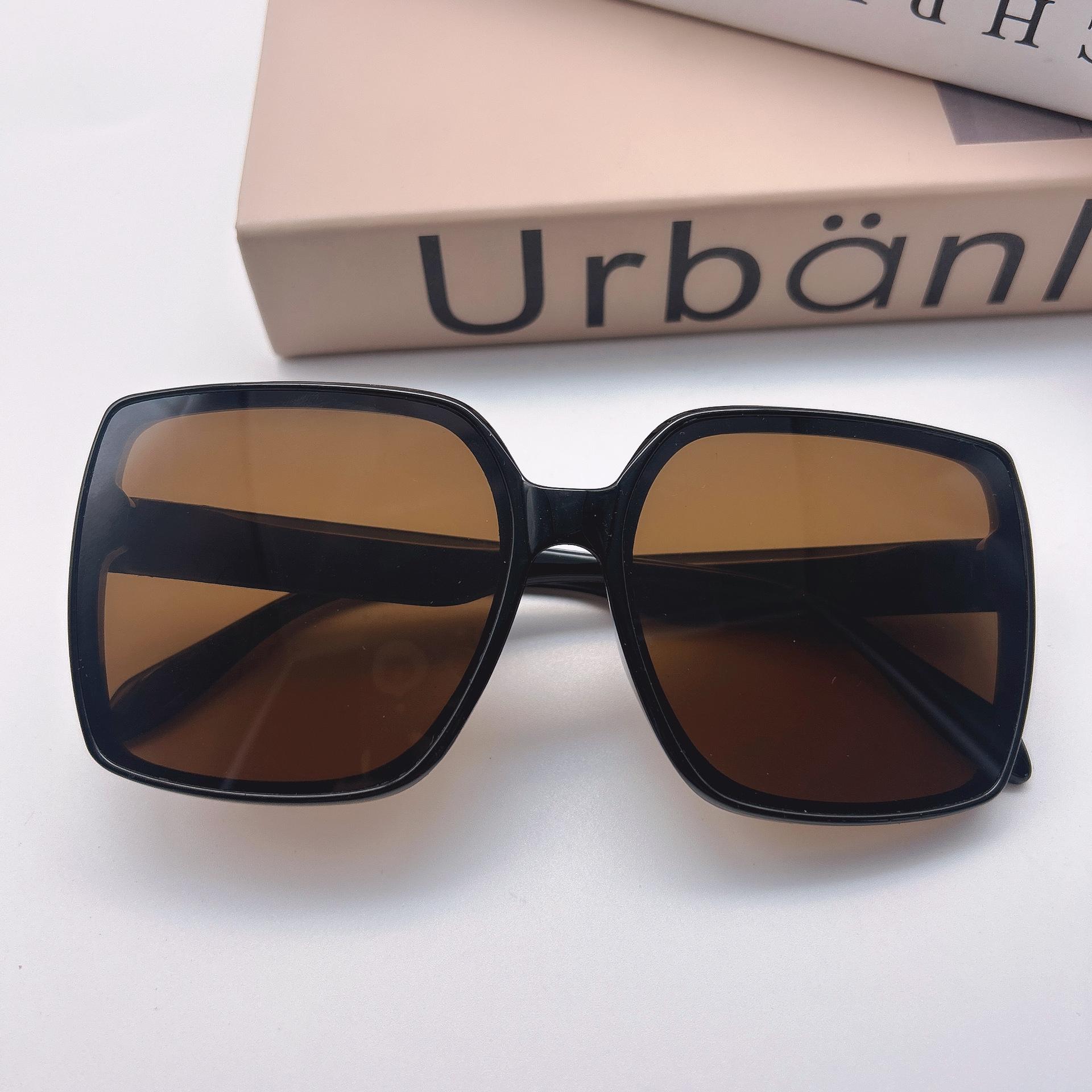 Vintage Big Square Sunglasses For Women Men Rectangle Sun Glasses Female Oval Eyewear Sunglasses for Male Female Eyeglasses black коричневый
Vintage Big Square Sunglasses For Women Men Rectangle Sun Glasses Female Oval Eyewear Sunglasses for Male Female Eyeglasses black коричневый