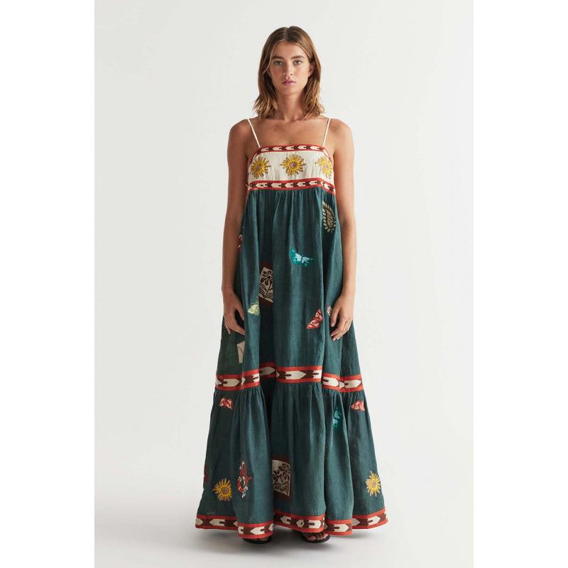2024 European & American Sexy Spaghetti Strap Print Dress with Large Hem for Women Medium
2024 European & American Sexy Spaghetti Strap Print Dress with Large Hem for Women Medium